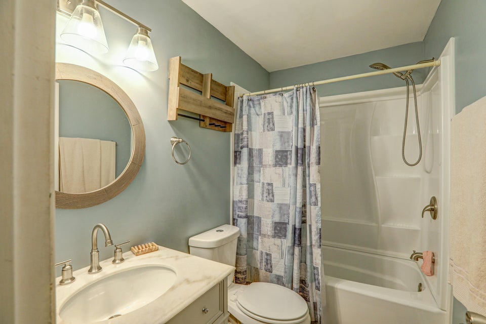 Photo #16: 417 Crestfield Drive