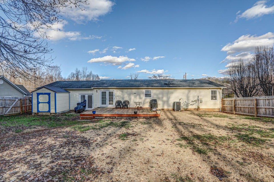 Photo #26: 417 Crestfield Drive