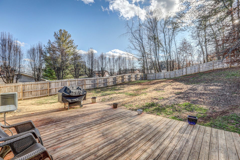 Photo #28: 417 Crestfield Drive
