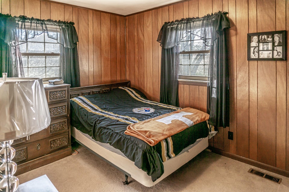 Photo #25: 460 Saint James Road