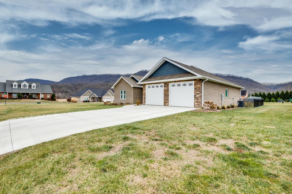 Photo #3: 105 River Bend Drive