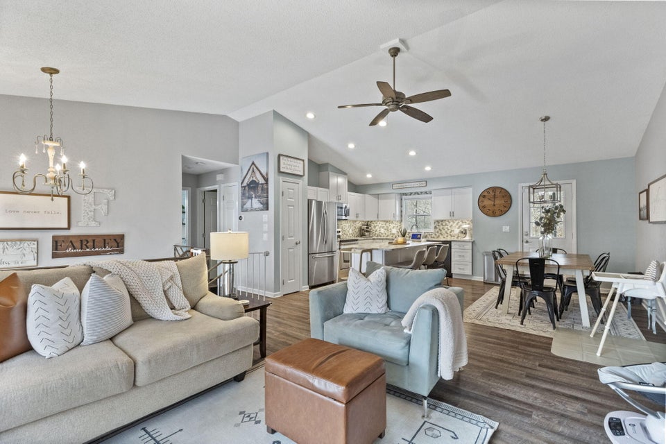 Photo #5: 3817 Alderwood Drive