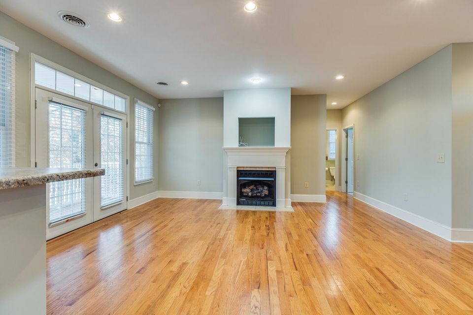 Photo #6: 7 Larchmont Lane