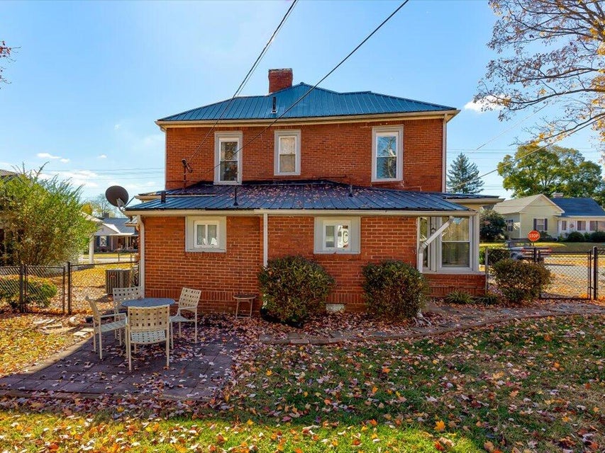 Photo #28: 703 2nd North Street