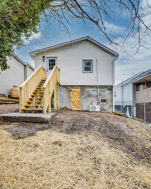 Photo #25: 253 Mcdowell Street