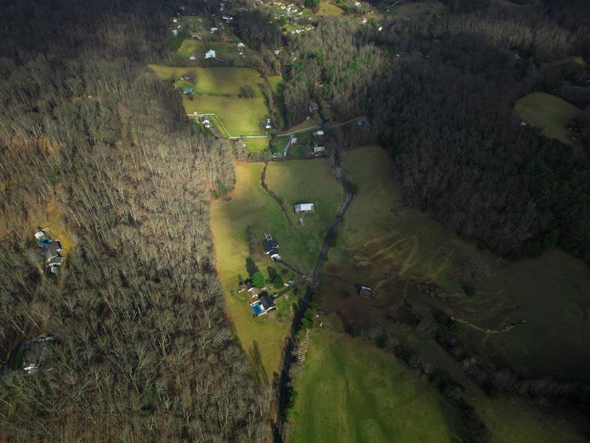 Photo #4: 402 Long Hollow Road