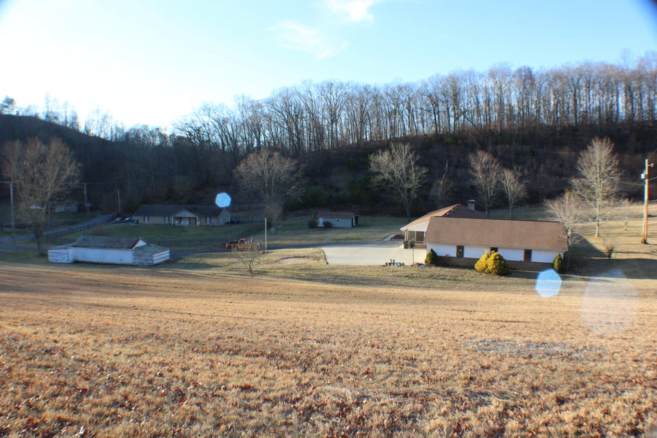 Photo #33: 859 Rock Springs Drive