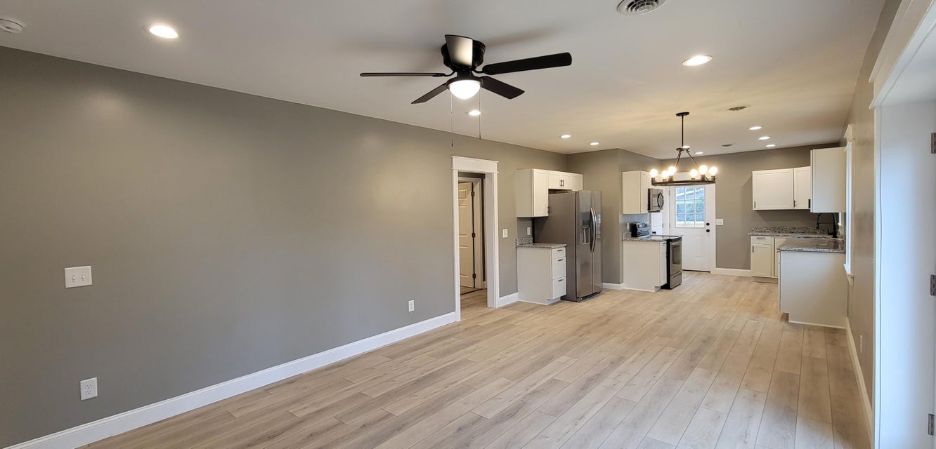 Photo #6: 513 Bays Cove Circle