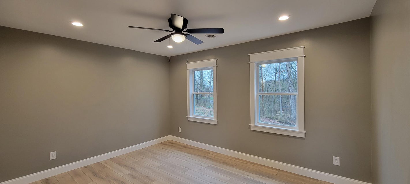 Photo #14: 513 Bays Cove Circle