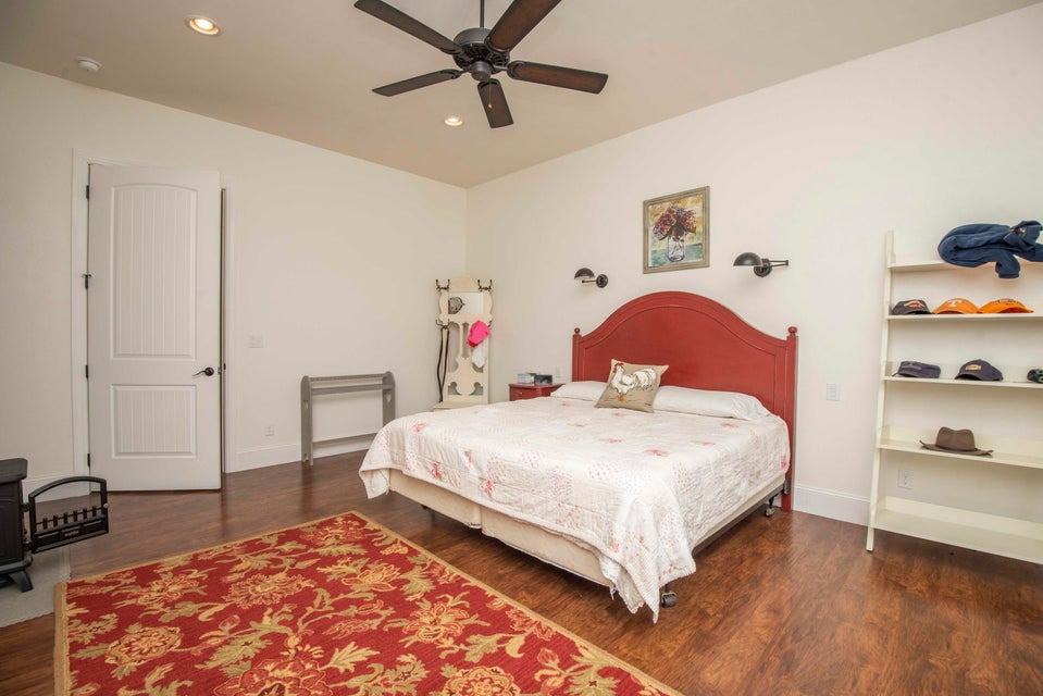 Photo #18: 216 Denison Way
