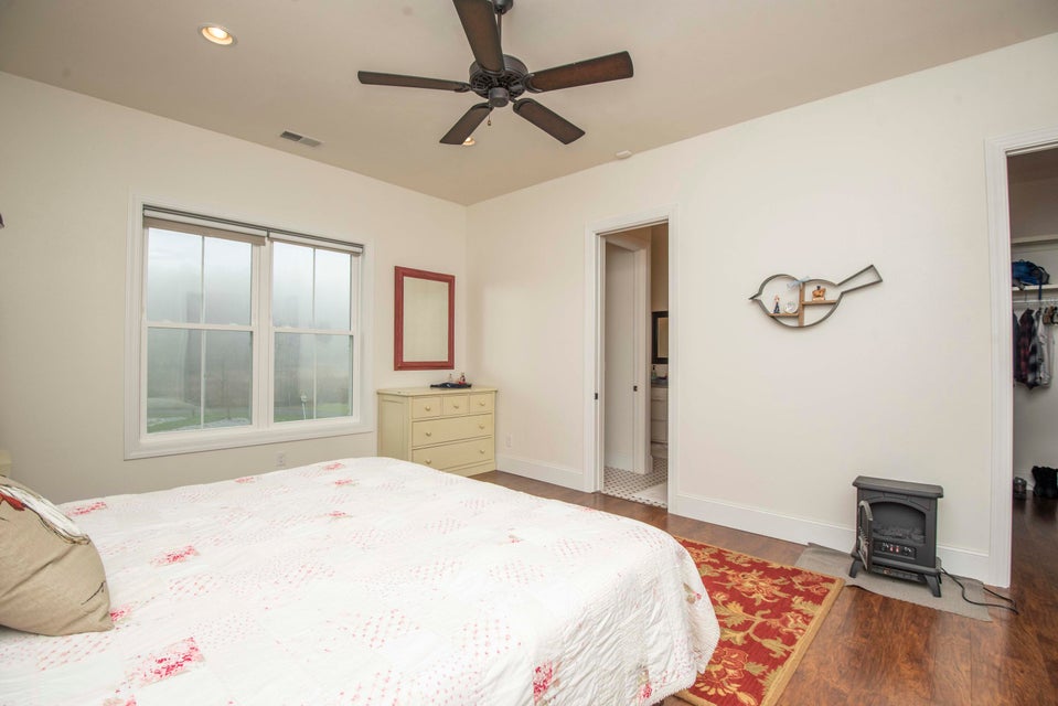 Photo #19: 216 Denison Way