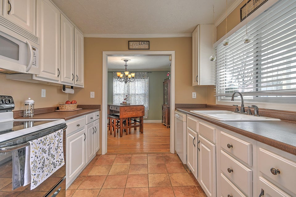 Photo #17: 510 Bellvue Avenue