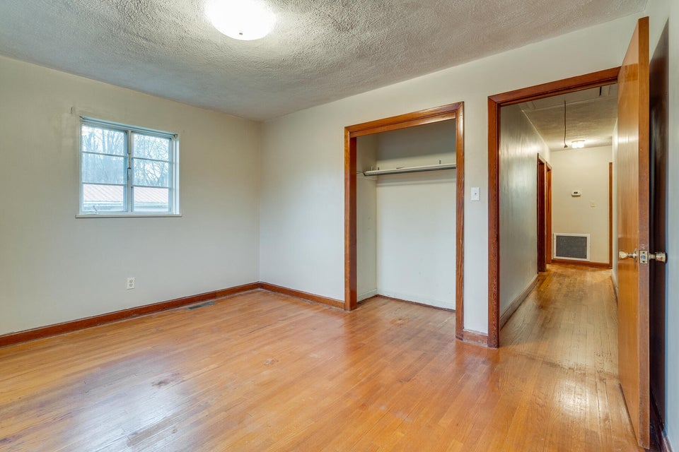 Photo #17: 408 Greenfield Place