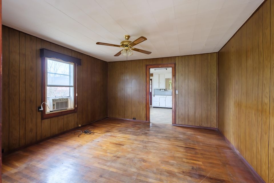 Photo #4: 435 Oak Glen Circle