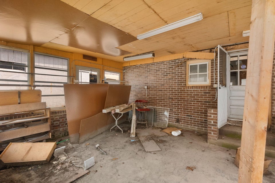 Photo #15: 1703 Fairview Avenue