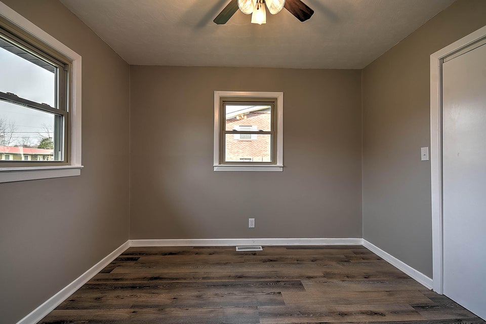 Photo #26: 74 Cutshall Avenue