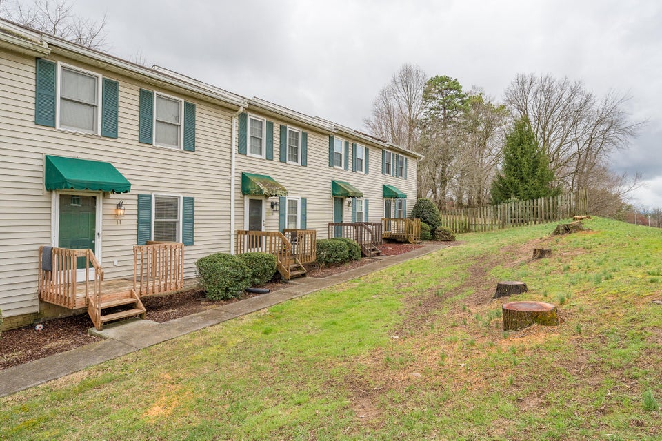 Photo #3: 611 Spring Hill Road