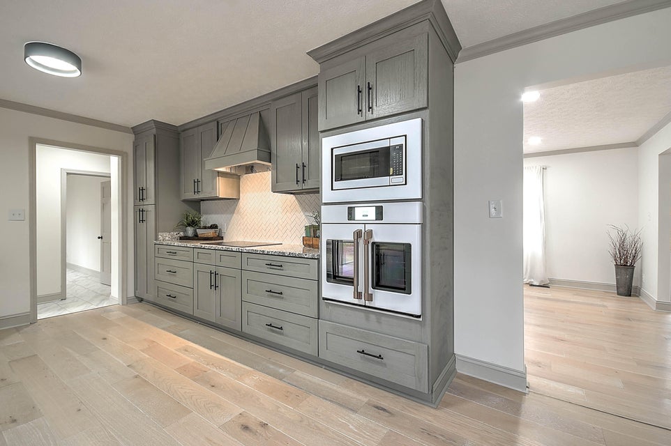 Photo #25: 729 Thornwood Place