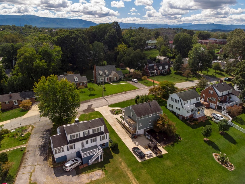 Photo #48: 613 Franklin Street