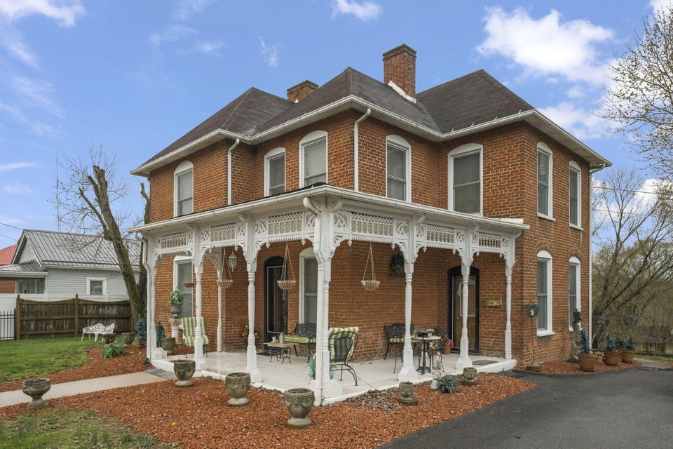 Photo #2: 111 4th Avenue