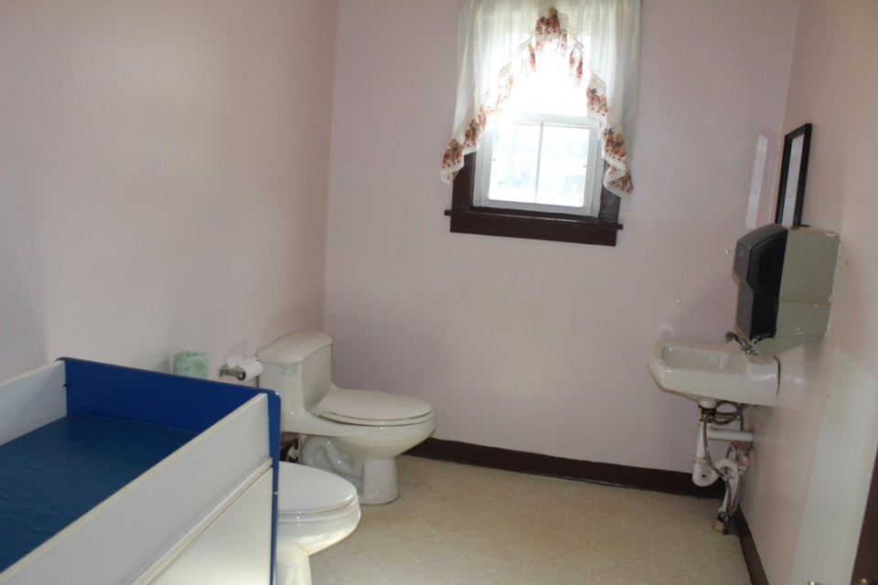 Photo #6: 2102 Maple Drive