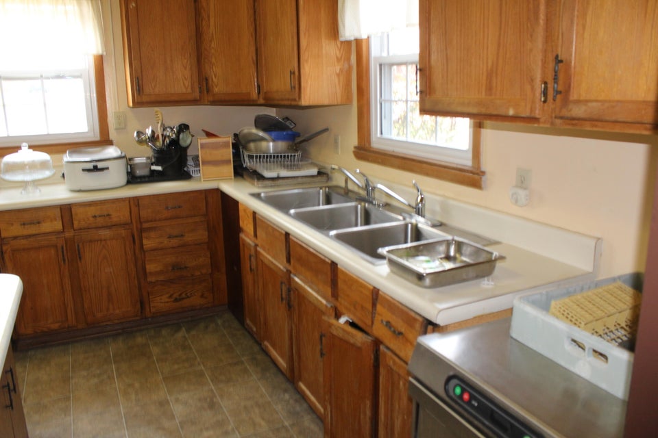 Photo #31: 2102 Maple Drive