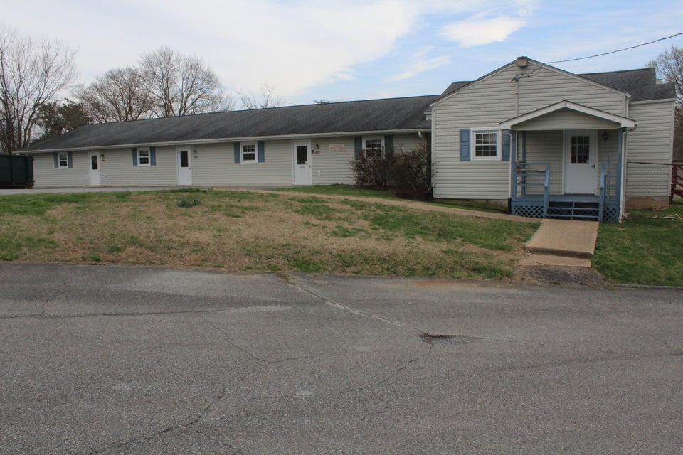 Photo #37: 2102 Maple Drive