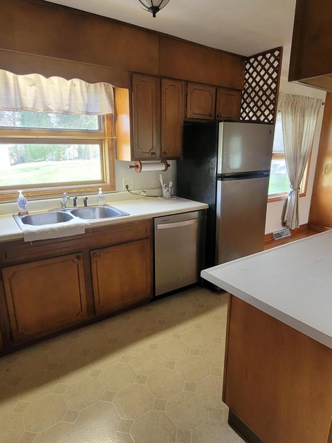 Photo #3: 128 Lakeview Circle
