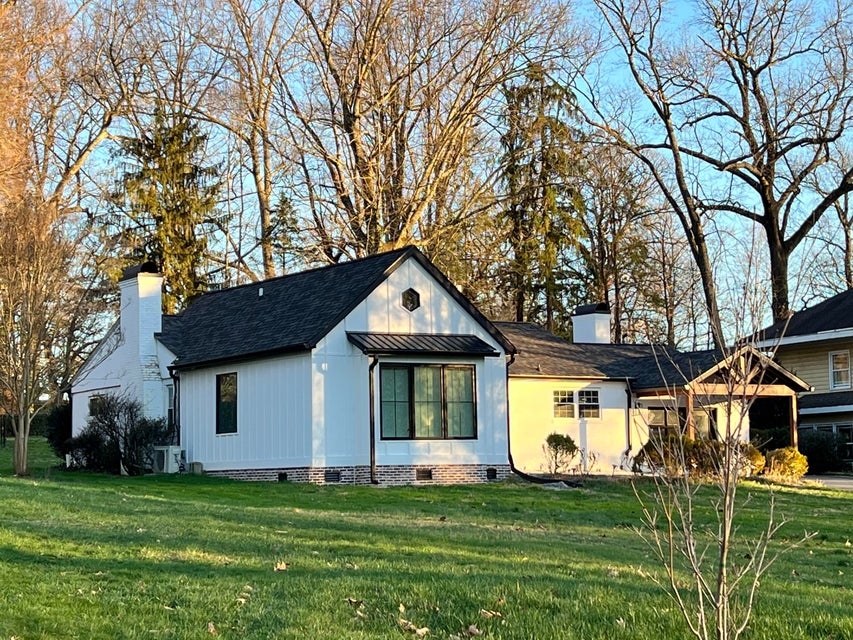 Photo #3: 908 Woodland Avenue