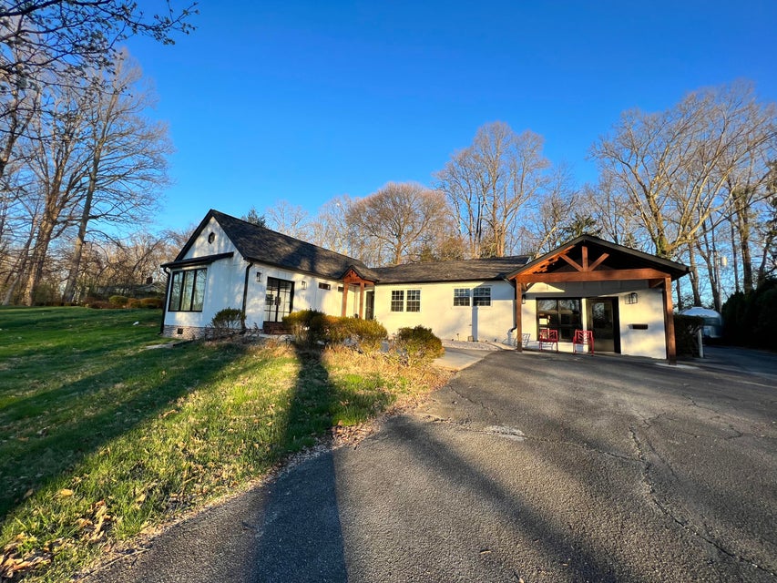Photo #5: 908 Woodland Avenue