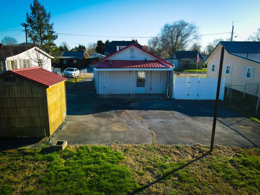 Photo #19: 2332 Maxwell Avenue