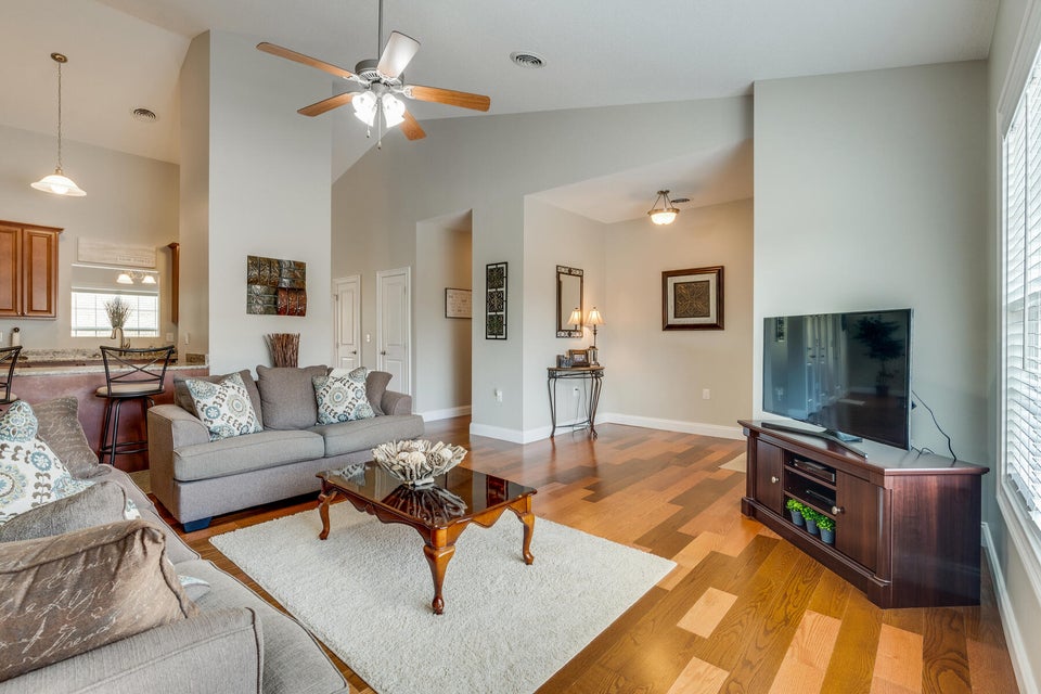Photo #7: 131 Southridge Drive