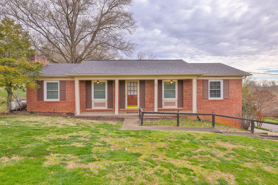 Photo #5: 981 Beechwood Drive