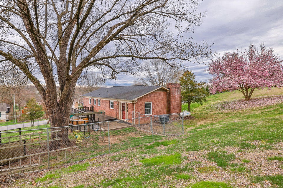 Photo #8: 981 Beechwood Drive