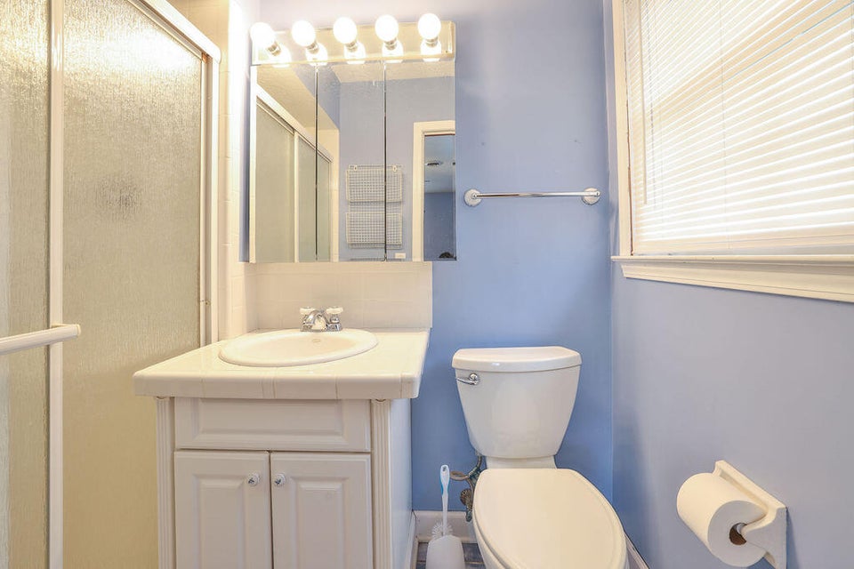 Photo #25: 981 Beechwood Drive