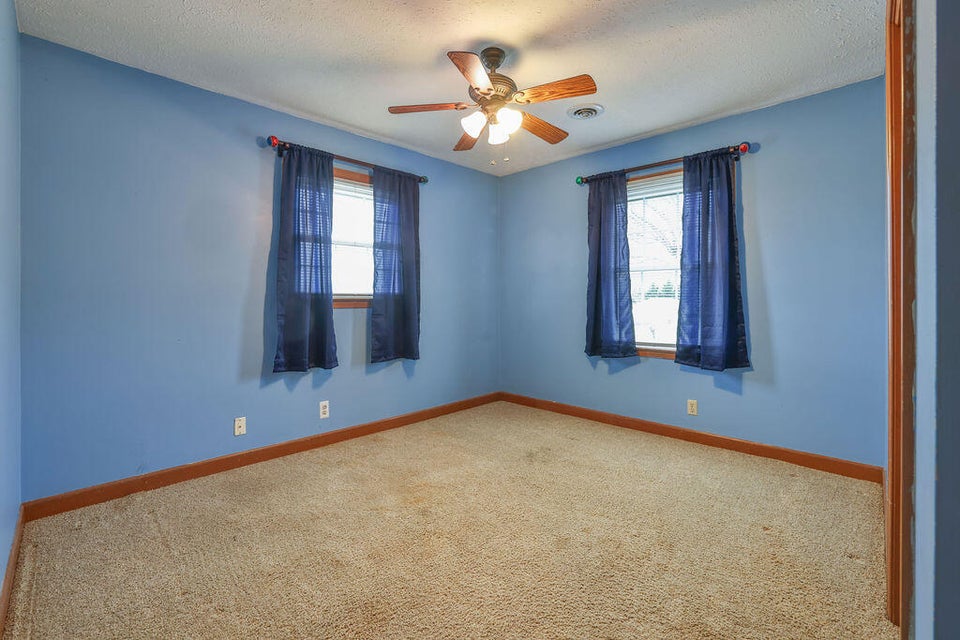 Photo #28: 981 Beechwood Drive