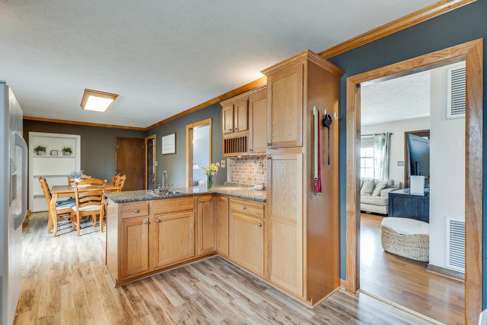 Photo #11: 517 Skyview Drive
