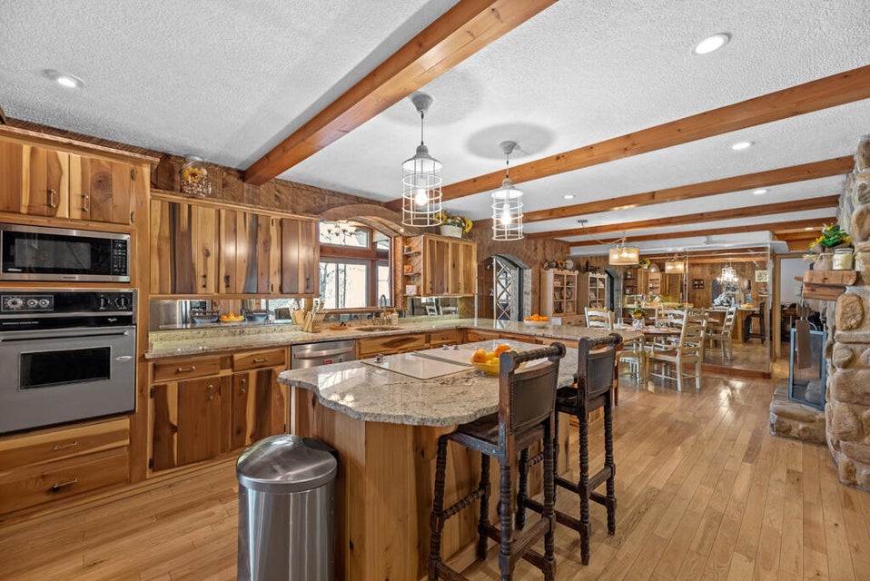 Photo #7: 825 Lakewood Drive