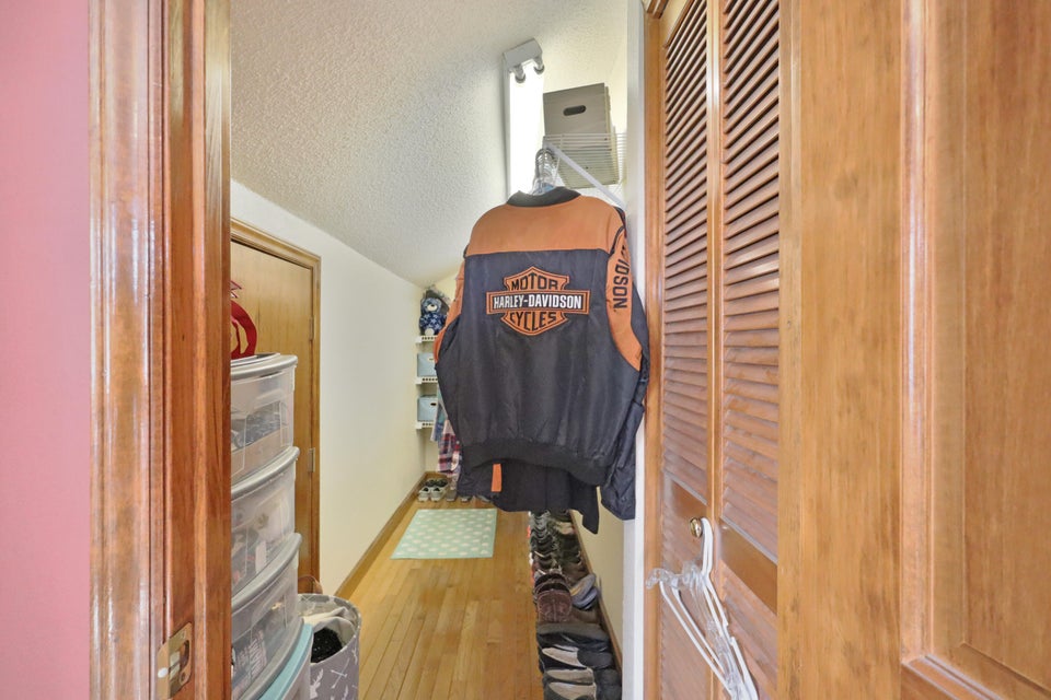 Photo #42: 173 Omega