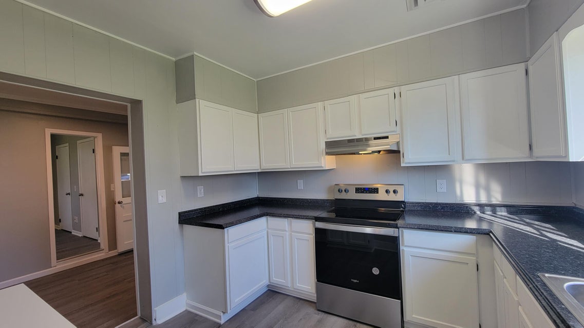 Photo #29: 3208 Oak Street