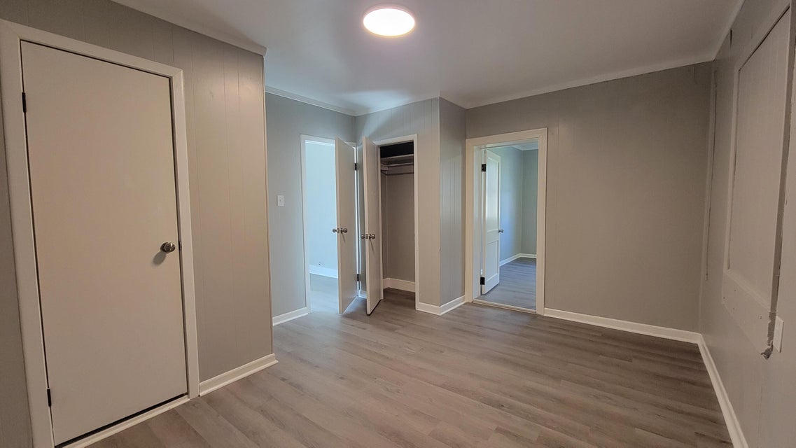 Photo #15: 3208 Oak Street