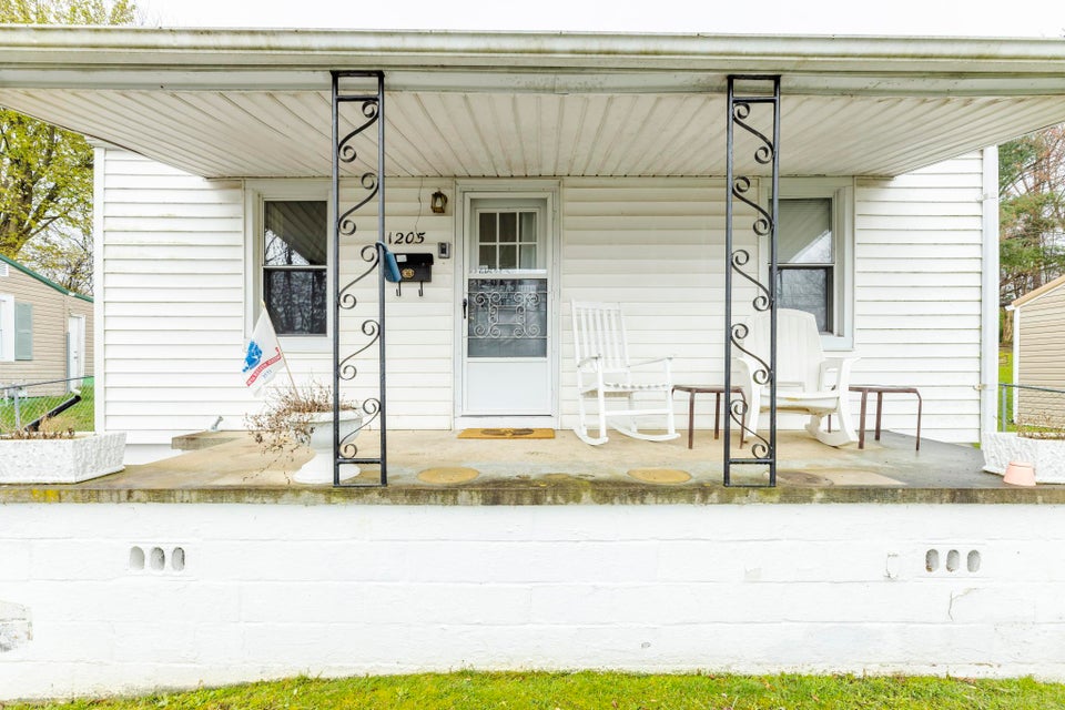Photo #4: 1205 Main Street