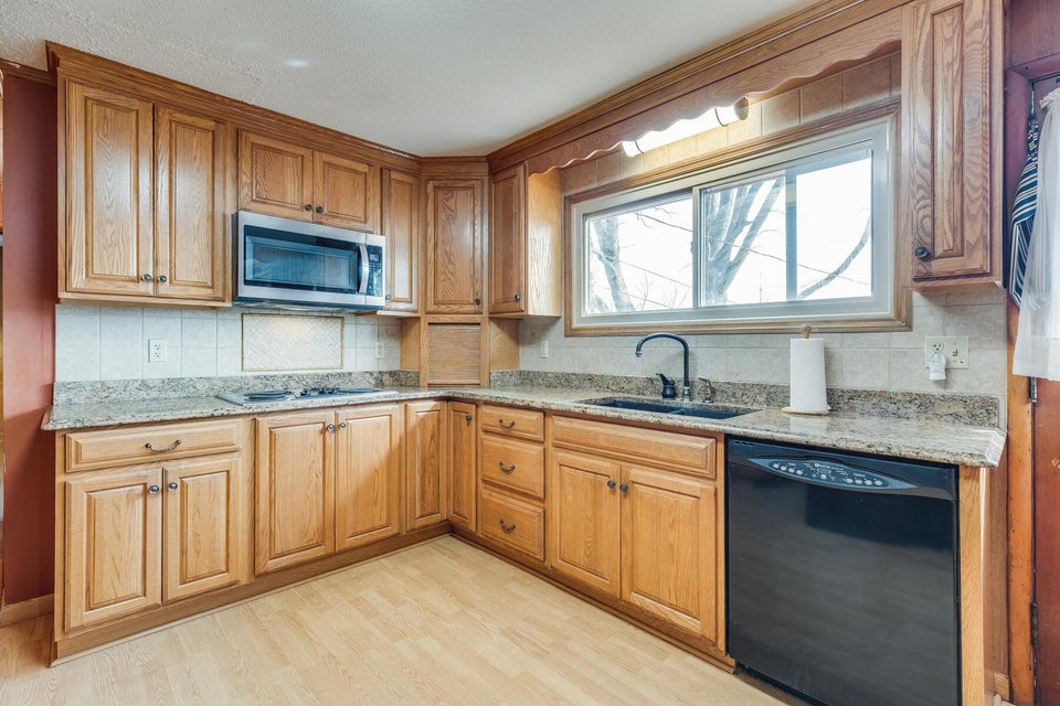Photo #13: 2025 Oakland Dr Street