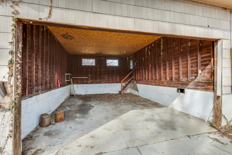 Photo #30: 2025 Oakland Dr Street