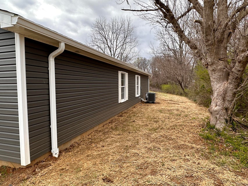 Photo #8: 2015 Unaka Avenue