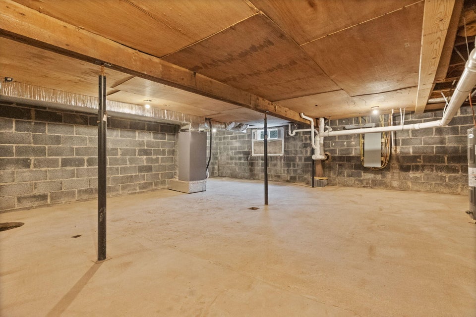 Photo #28: 815 Brummit Street