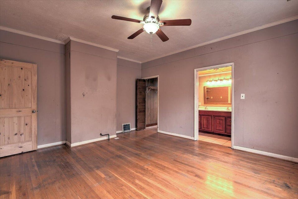 Photo #30: 3801 Summit Drive