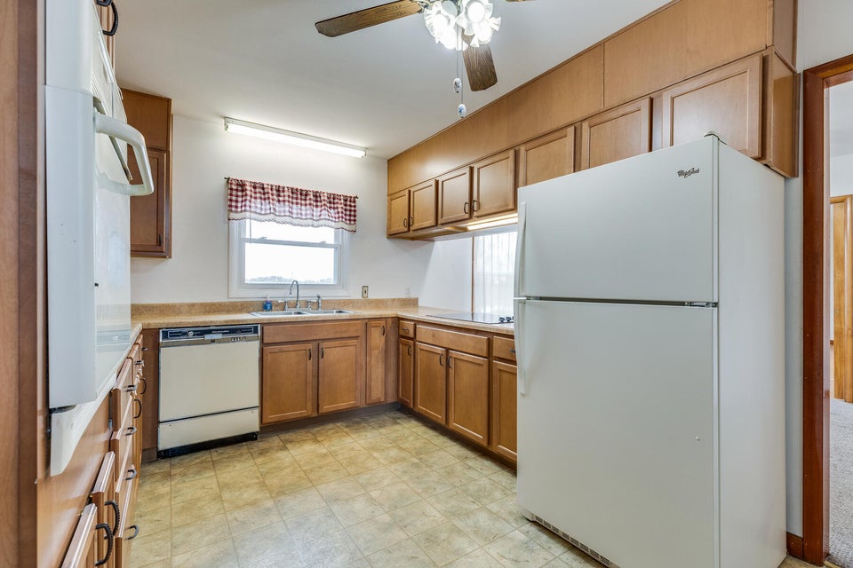 Photo #11: 127 Lakeview Lane