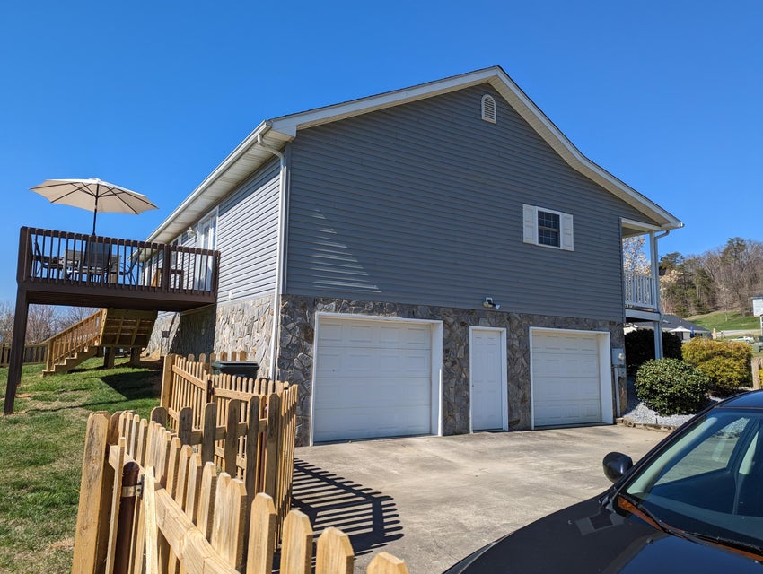 Photo #31: 104 Savanna Court