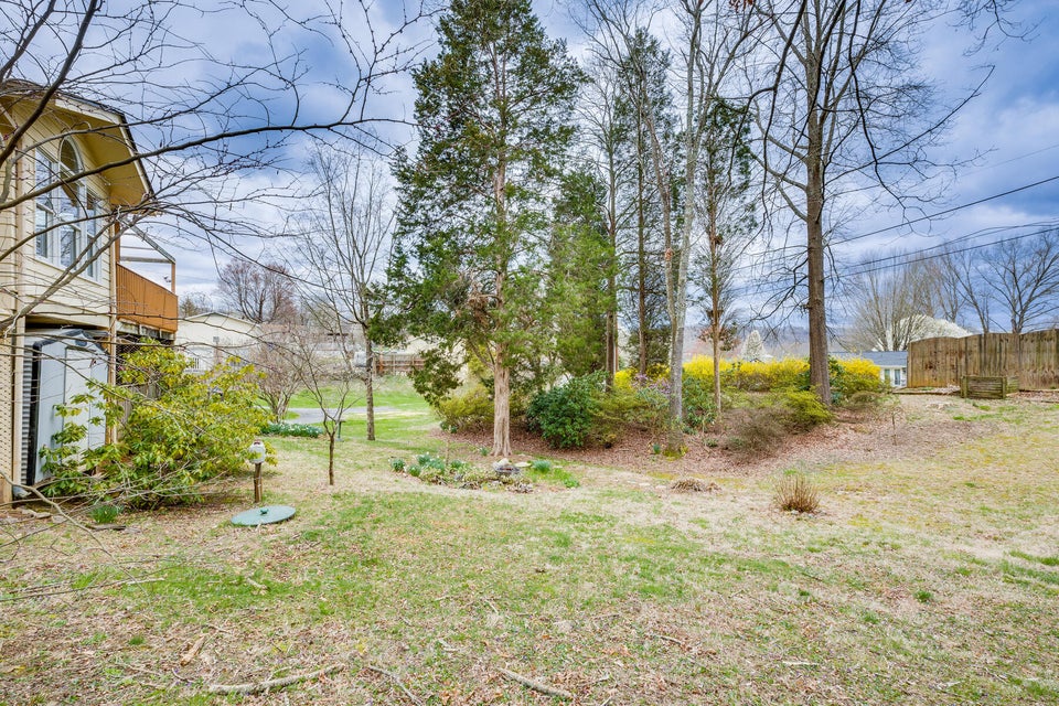 Photo #35: 4506 Ronald Drive